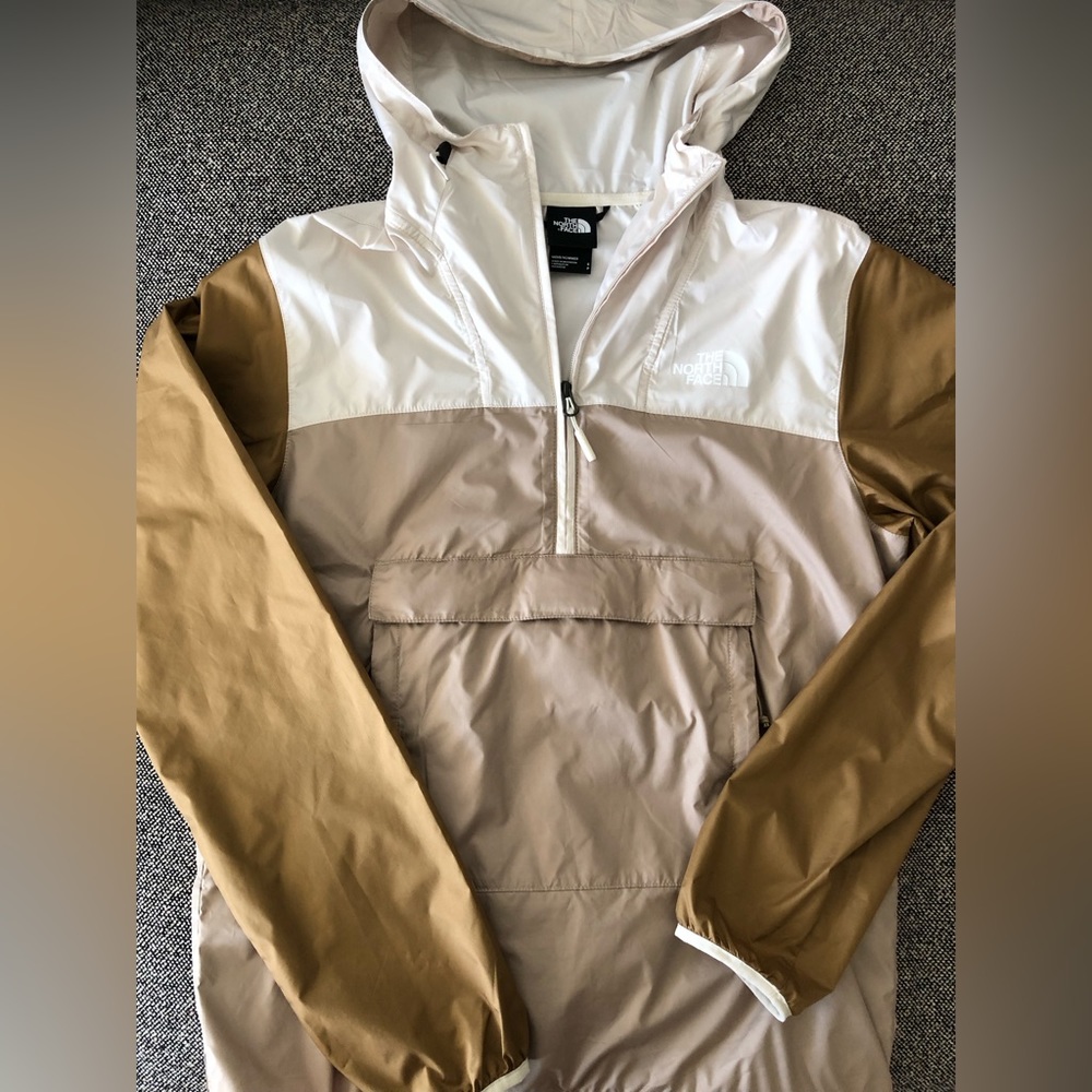 North Face windbreaker anorak. Size S.